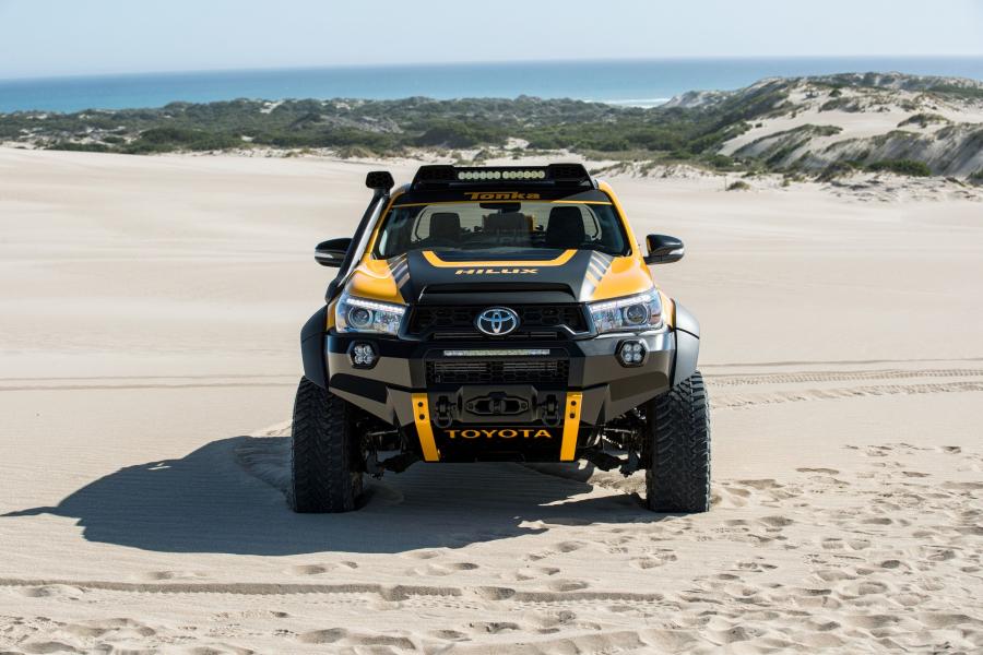  Toyota Hilux Tonka Concept 2017 года  (фото 15 из 40)